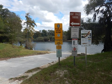 paddling Suwannee River, Gornto Spring Boat Ramp