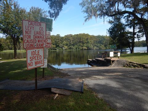 paddling Suwannee River, Fowlers Bluff